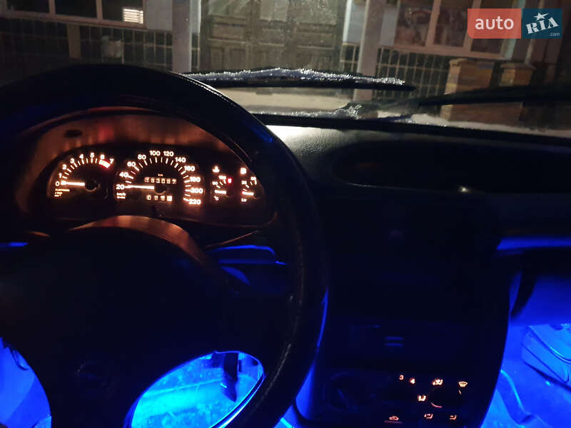 Седан Opel Ascona 1985 в Ивано-Франковске