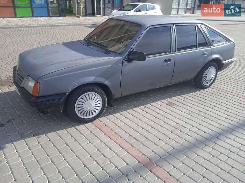 Хетчбек Opel Ascona 1987 в Драгомирчанах