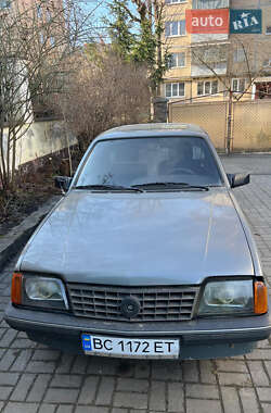 Седан Opel Ascona 1986 в Львові