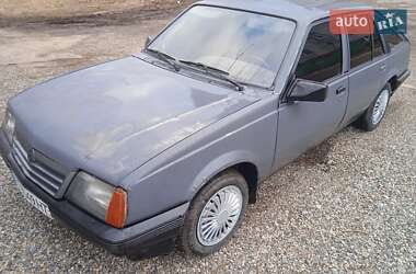 Хэтчбек Opel Ascona 1987 в 