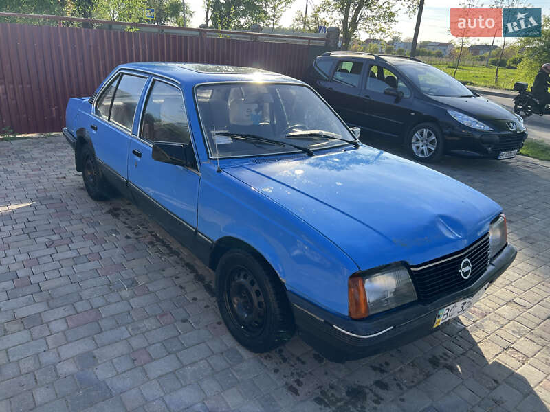 Седан Opel Ascona 1983 в Самборе