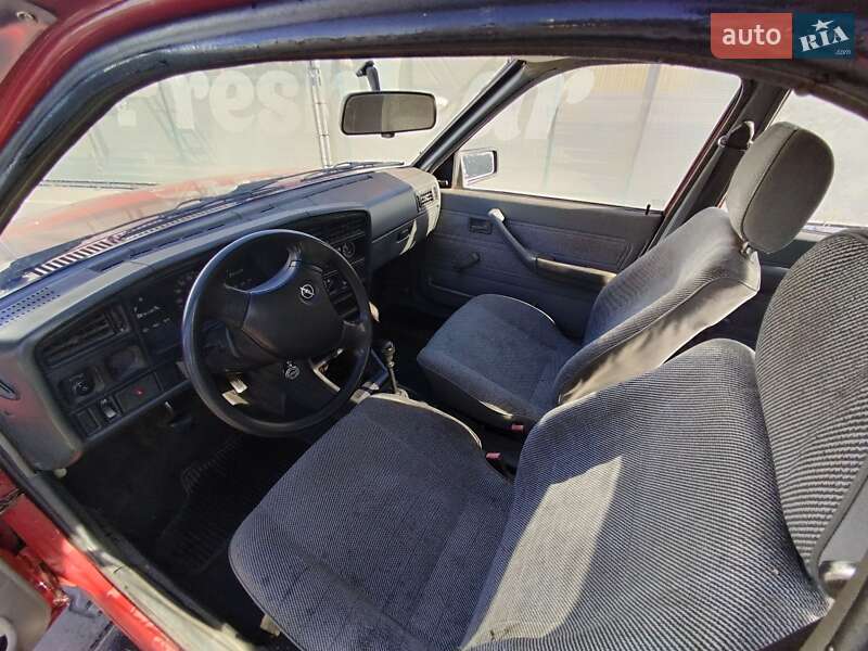 Седан Opel Ascona 1985 в Житомирі