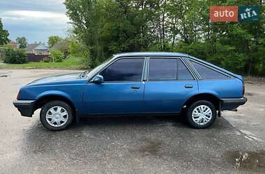 Хэтчбек Opel Ascona 1988 в 