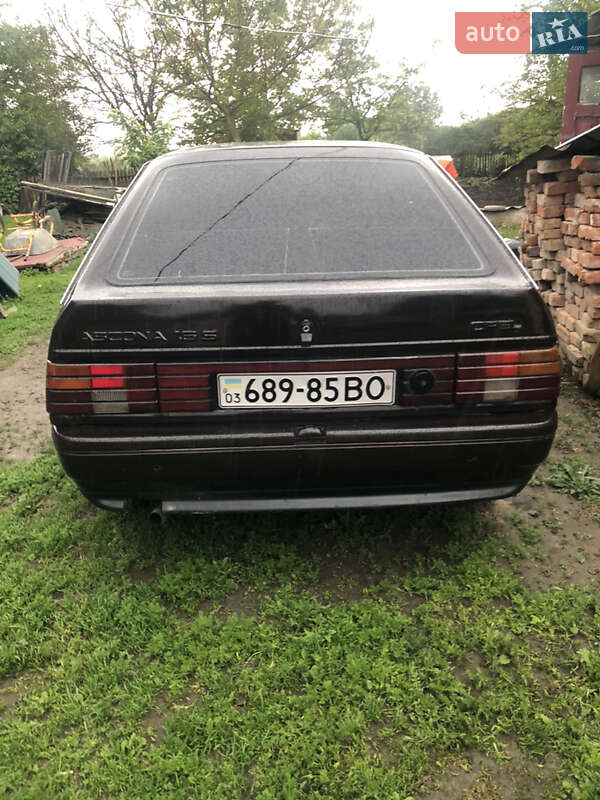 Хетчбек Opel Ascona 1986 в Володимирі