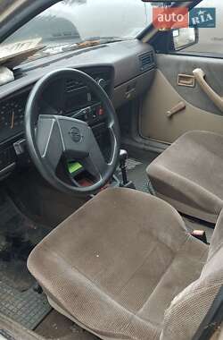 Седан Opel Ascona 1986 в 