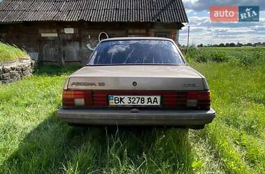 Седан Opel Ascona 1986 в Луцьку