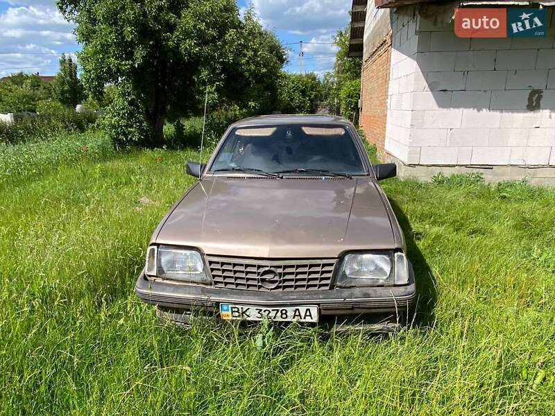 Седан Opel Ascona 1986 в Луцке фото 4 Седан Opel Ascona 1986 в Луцке