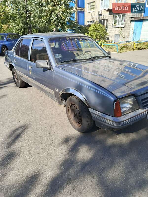 Седан Opel Ascona 1986 в Києві