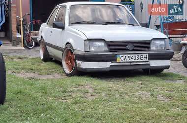 Купе Opel Ascona 1983 в Городище