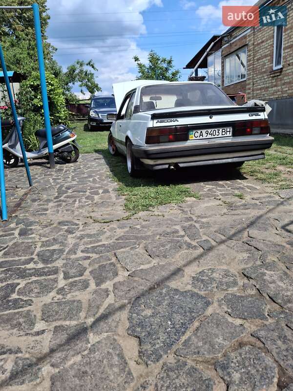 Купе Opel Ascona 1983 в Городище