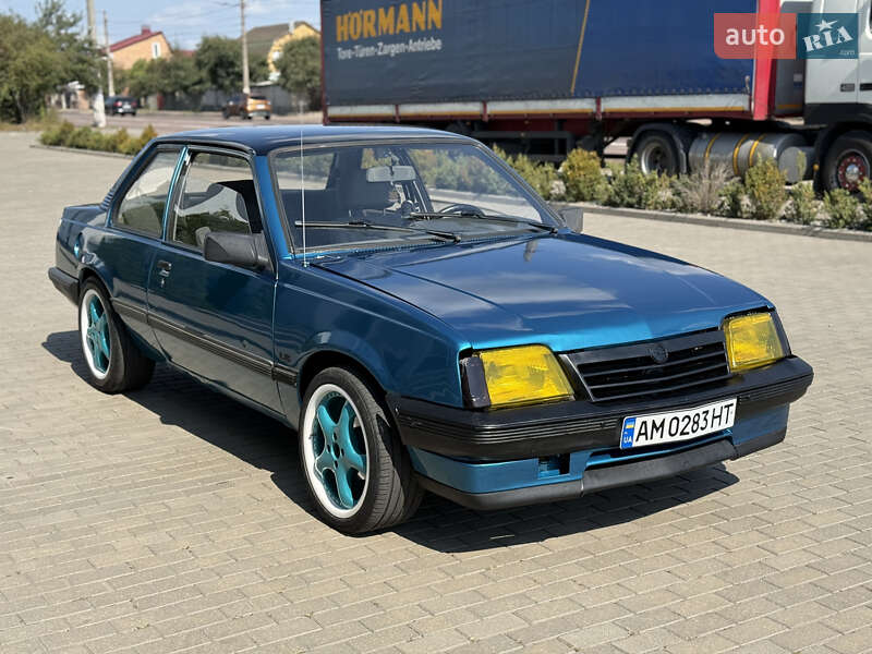 Купе Opel Ascona 1987 в Житомирі
