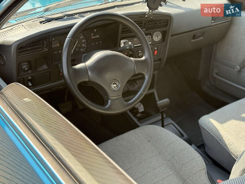 Купе Opel Ascona 1987 в Житомирі
