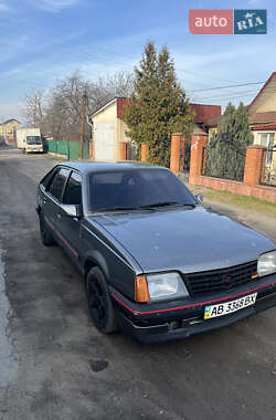 Хэтчбек Opel Ascona 1986 в 