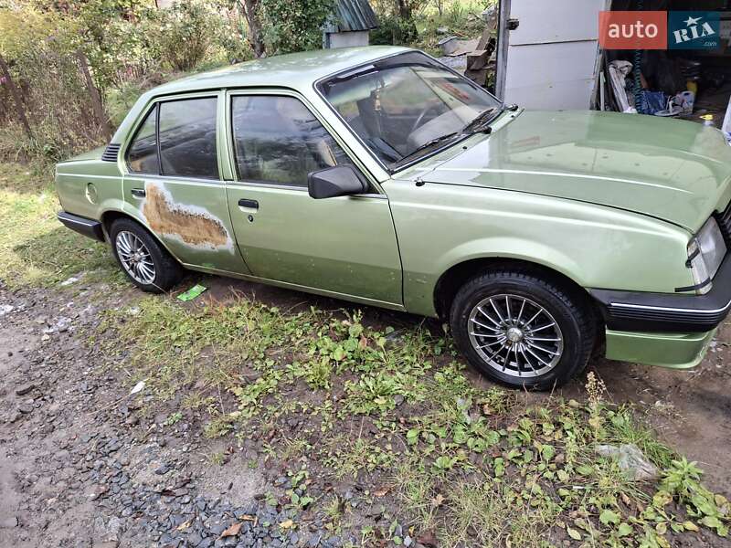 Седан Opel Ascona 1984 в Ровно