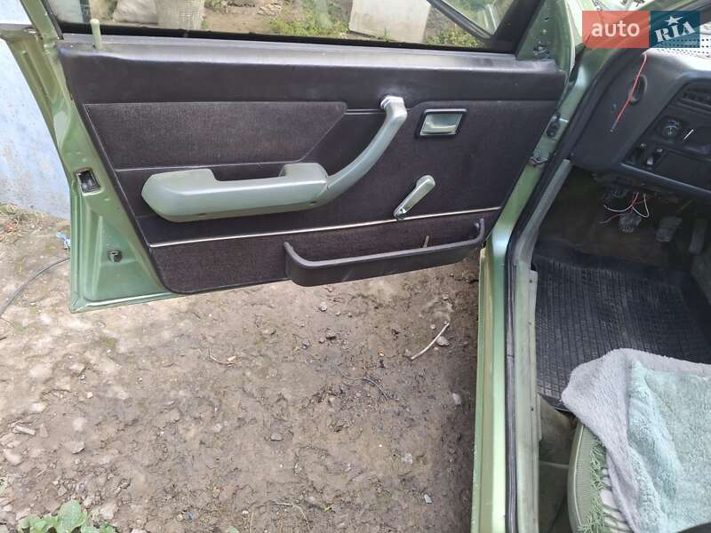Седан Opel Ascona 1984 в Ровно