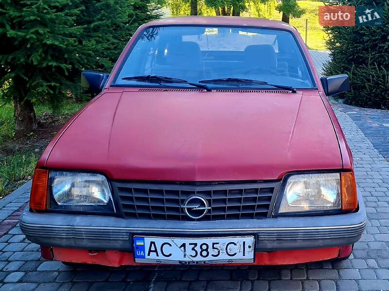 Хетчбек Opel Ascona 1986 в Ратному фото 2 Хетчбек Opel Ascona 1986 в Ратному