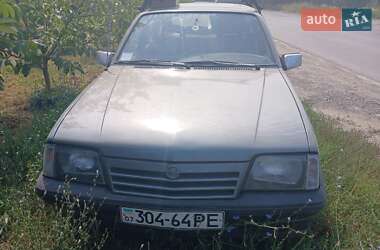 Хетчбек Opel Ascona 1988 в Виноградові
