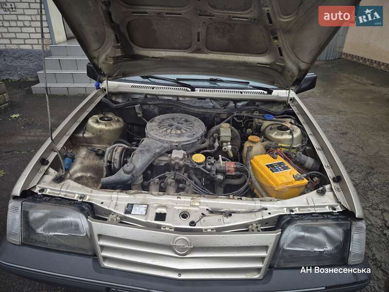 Седан Opel Ascona 1987 в Вознесенске фото 5 Седан Opel Ascona 1987 в Вознесенске