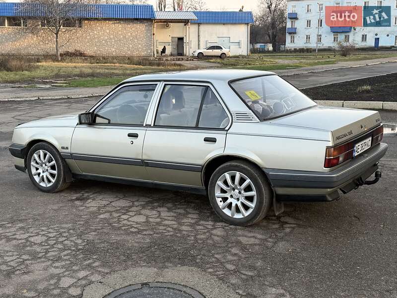 Седан Opel Ascona 1988 в Кам'янському