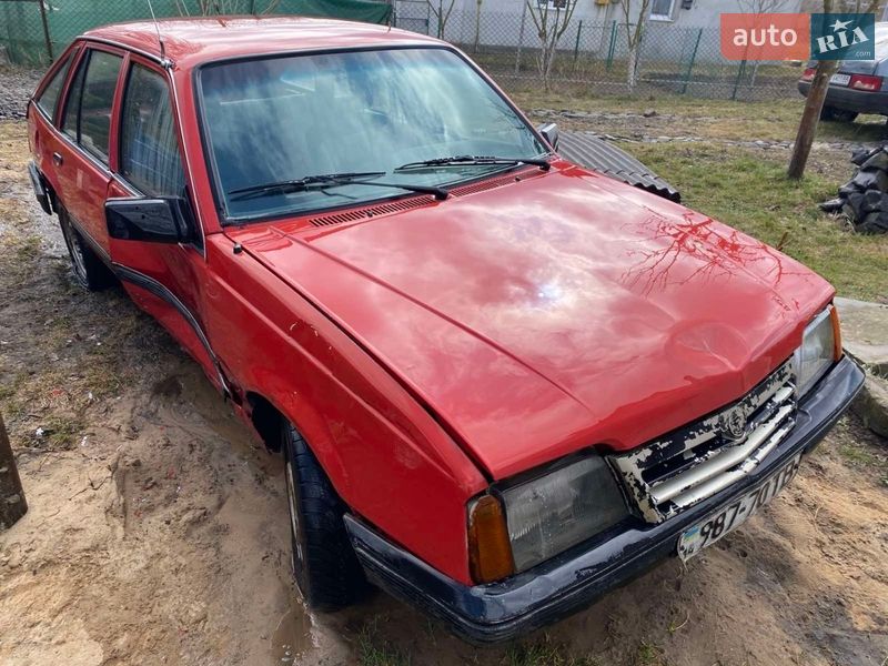 Хетчбек Opel Ascona 1987 в Володимирі