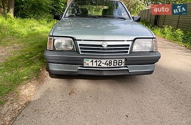 Хэтчбек Opel Ascona 1987 в Житомире