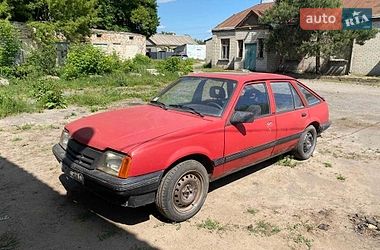 Хетчбек Opel Ascona 1987 в Володимирі