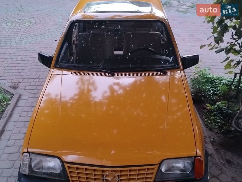 Седан Opel Ascona 1986 в Добротворе