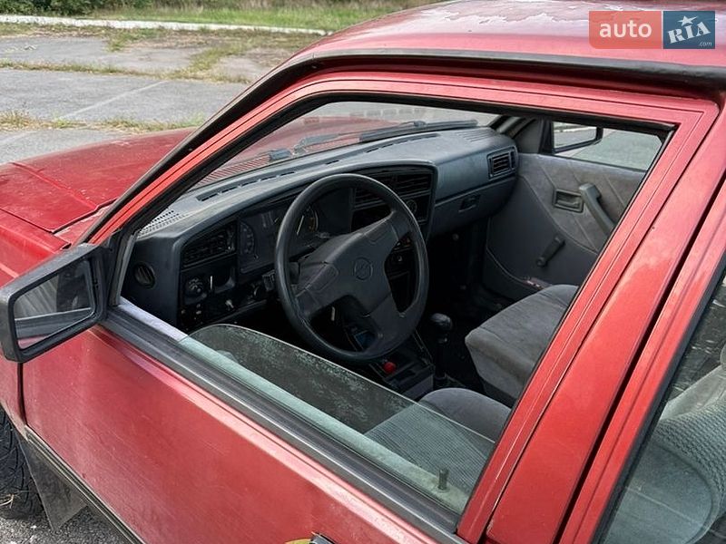 Седан Opel Ascona 1988 в Харкові