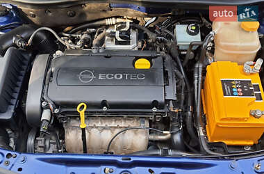 Хэтчбек Opel Astra GTC 2008 в 