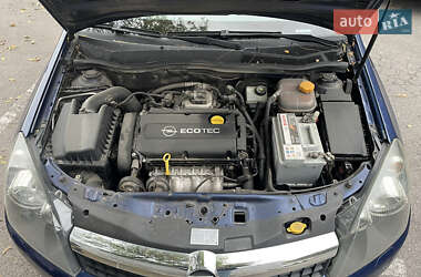 Хэтчбек Opel Astra GTC 2008 в 