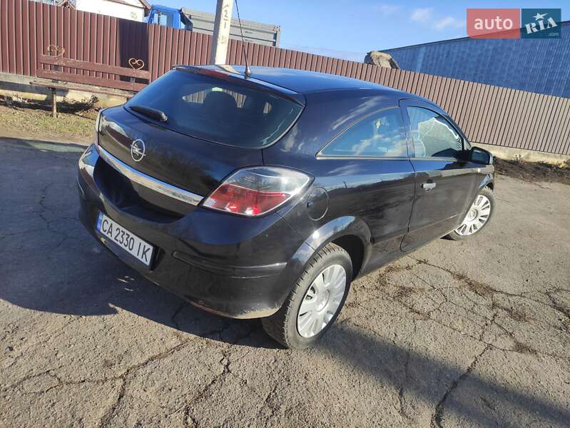 Хетчбек Opel Astra GTC 2009 в Жашківу