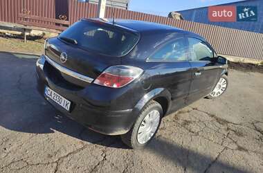 Хэтчбек Opel Astra GTC 2009 в 