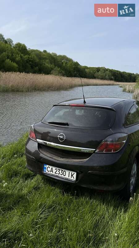 Хетчбек Opel Astra GTC 2009 в Жашківу