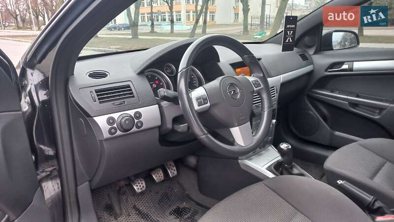 Хэтчбек Opel Astra GTC 2008 в Черкассах