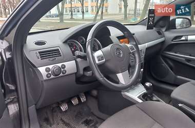 Хэтчбек Opel Astra GTC 2008 в 