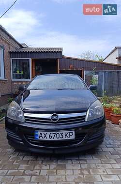 Хэтчбек Opel Astra GTC 2005 в 