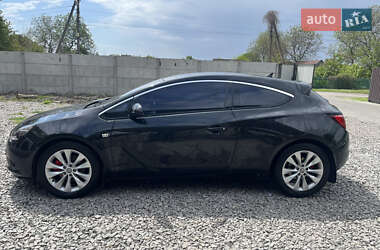 Хэтчбек Opel Astra GTC 2013 в 