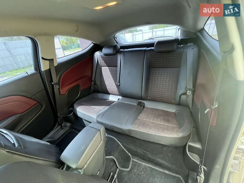 Хэтчбек Opel Astra GTC 2013 в Глобине