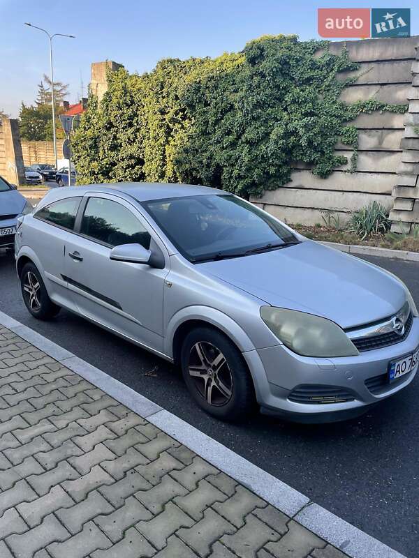 Хетчбек Opel Astra GTC 2006 в 