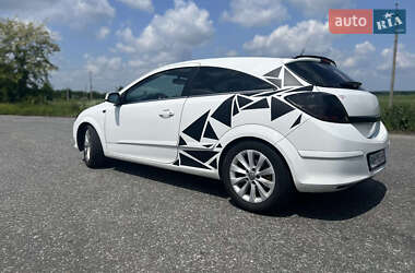 Хэтчбек Opel Astra GTC 2009 в 