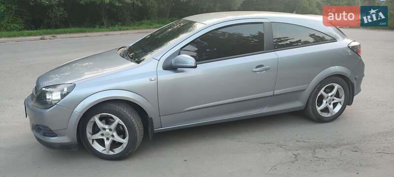 Хэтчбек Opel Astra GTC 2006 в Звягеле