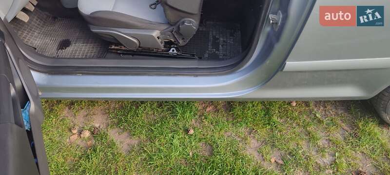 Хэтчбек Opel Astra GTC 2006 в Звягеле