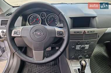 Хэтчбек Opel Astra GTC 2006 в 