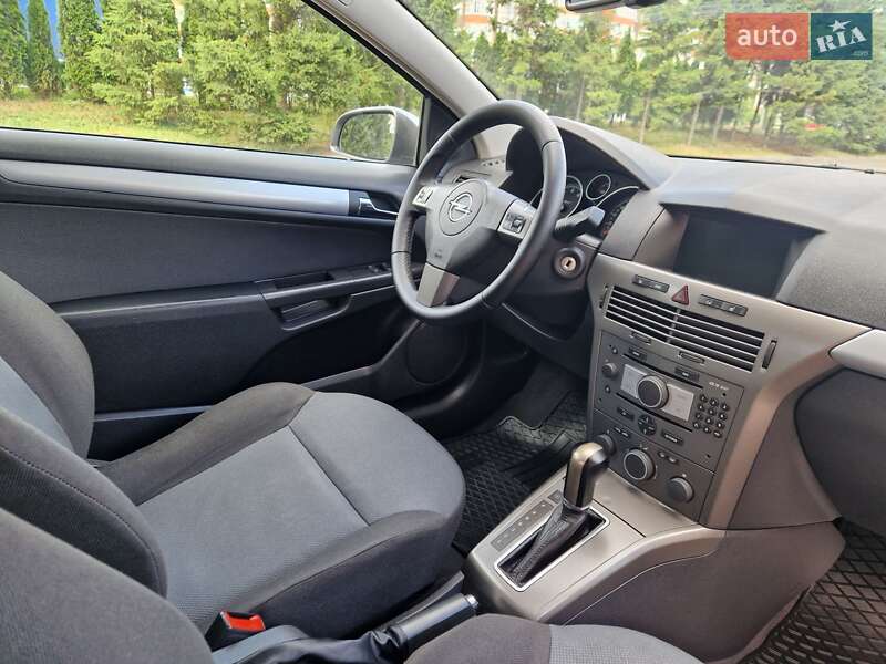 Хетчбек Opel Astra GTC 2006 в Тернополі