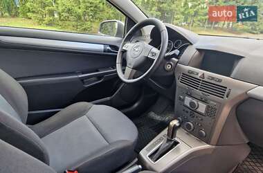 Хэтчбек Opel Astra GTC 2006 в 