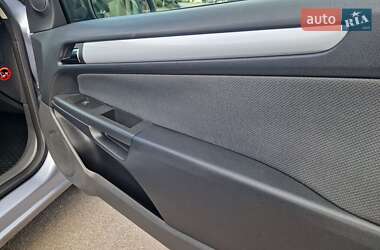 Хэтчбек Opel Astra GTC 2006 в 