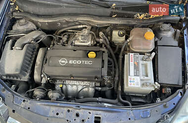 Хэтчбек Opel Astra GTC 2008 в 