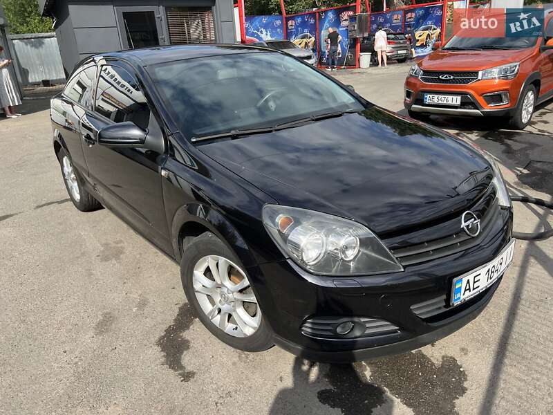 Opel Astra GTC 2005
