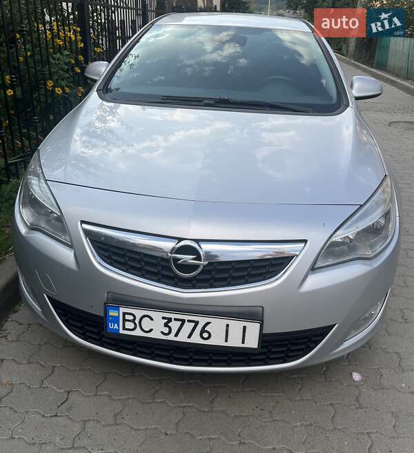 Opel Astra GTC 2009