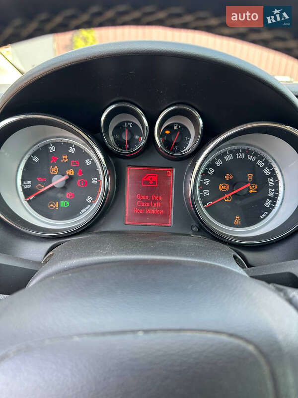 Хэтчбек Opel Astra GTC 2015 в Раздельной